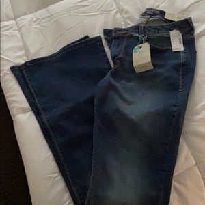 Maurices flare jeans size 5/6 NWT
